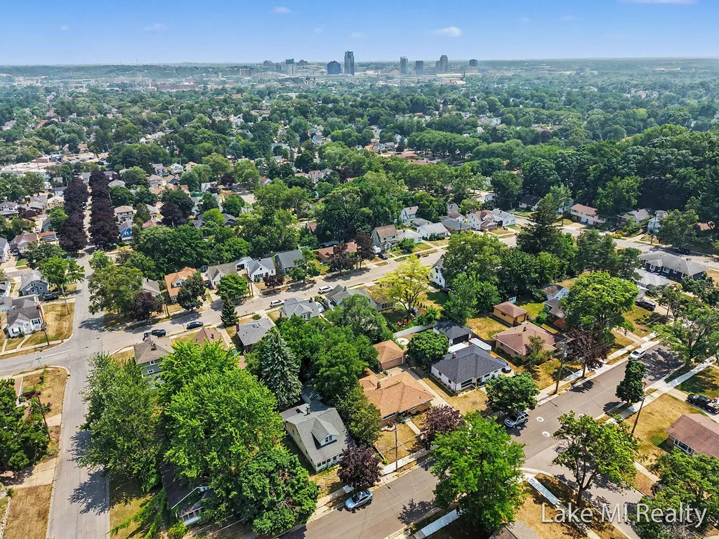 938 Calvary Avenue NW Grand Rapids City MI 49504