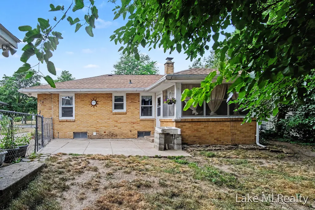 938 Calvary Avenue NW Grand Rapids City MI 49504