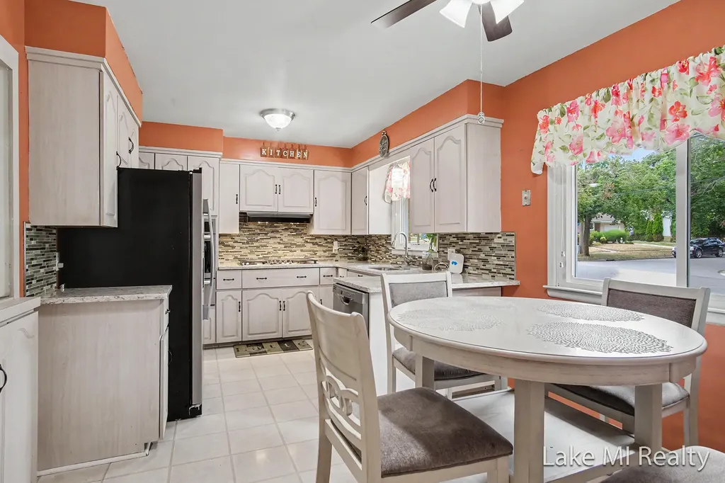 938 Calvary Avenue NW Grand Rapids City MI 49504