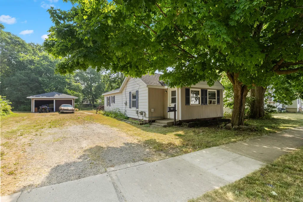 216 Mill Street Ionia City MI 48846