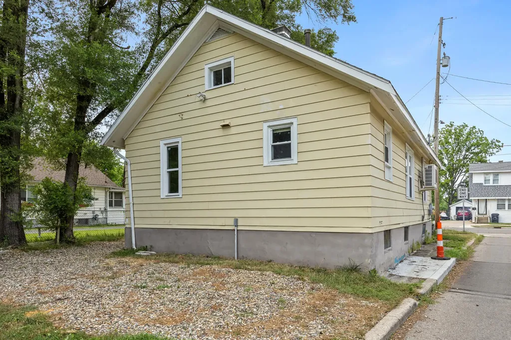 448 E Stockbridge Avenue Kalamazoo City MI 49001