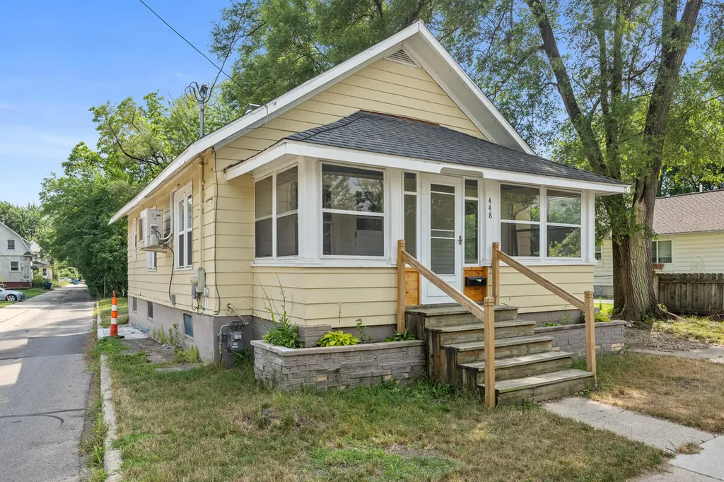 448 E Stockbridge Avenue Kalamazoo City MI 49001
