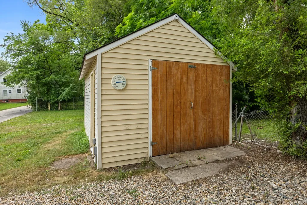 448 E Stockbridge Avenue Kalamazoo City MI 49001