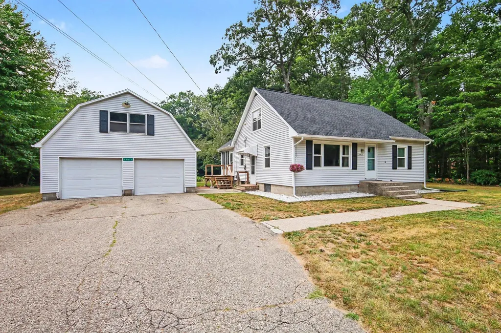 17811 148th Avenue Spring Lake Township MI 49456