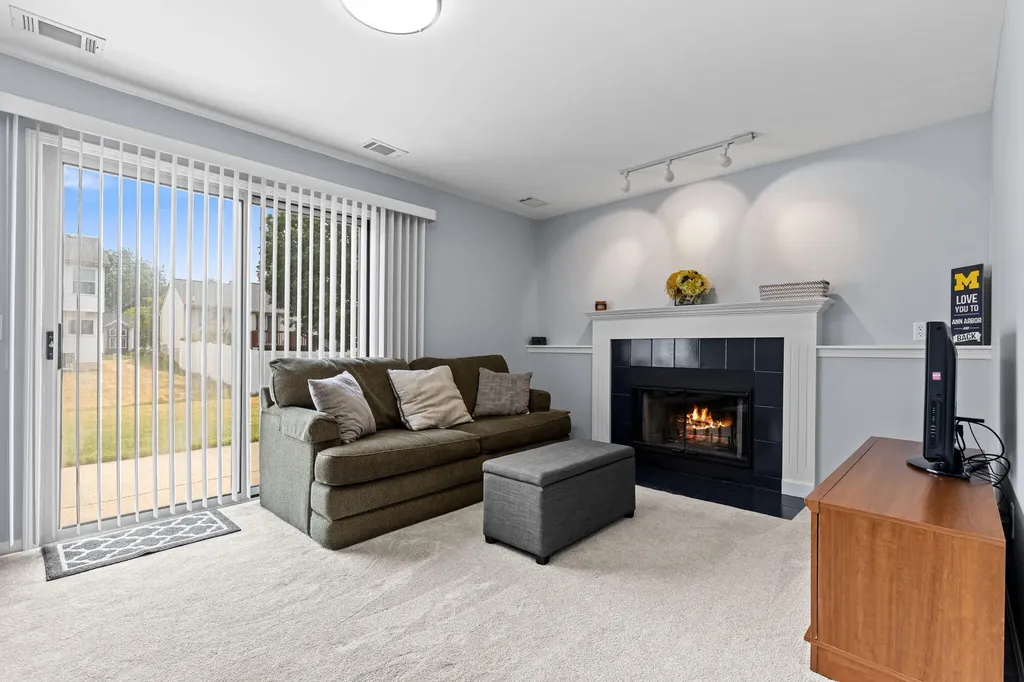 4554 Country Hill Drive SE Kentwood City MI 49512