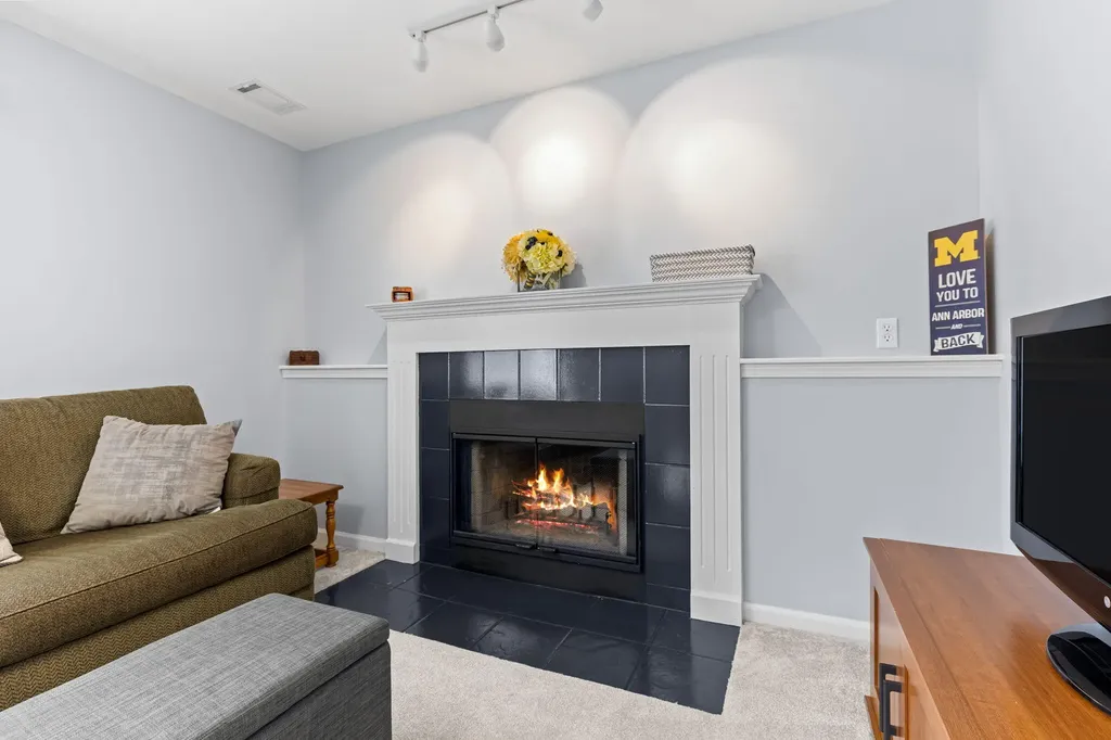 4554 Country Hill Drive SE Kentwood City MI 49512