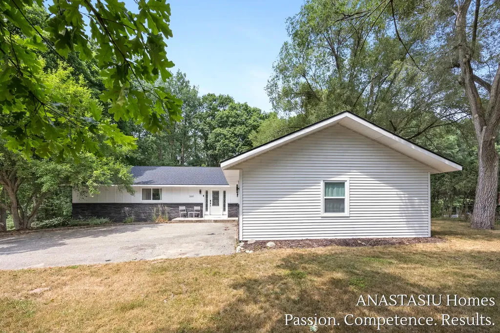 2661 Van Dam Drive NE Plainfield Charter Township MI 49306