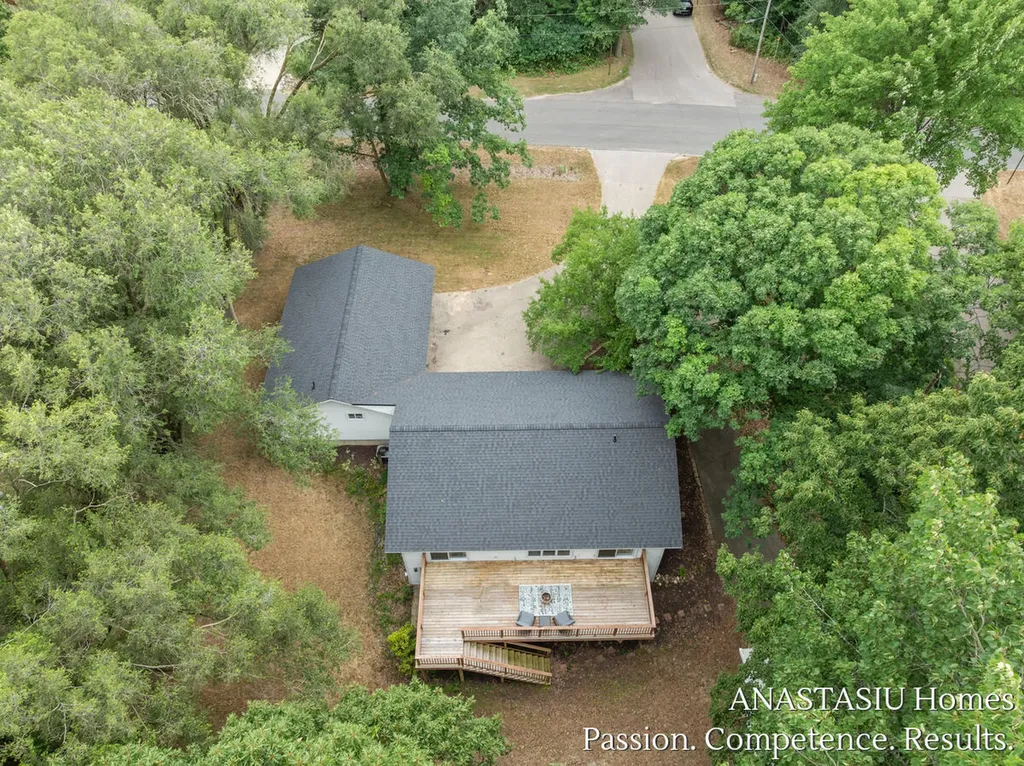2661 Van Dam Drive NE Plainfield Charter Township MI 49306