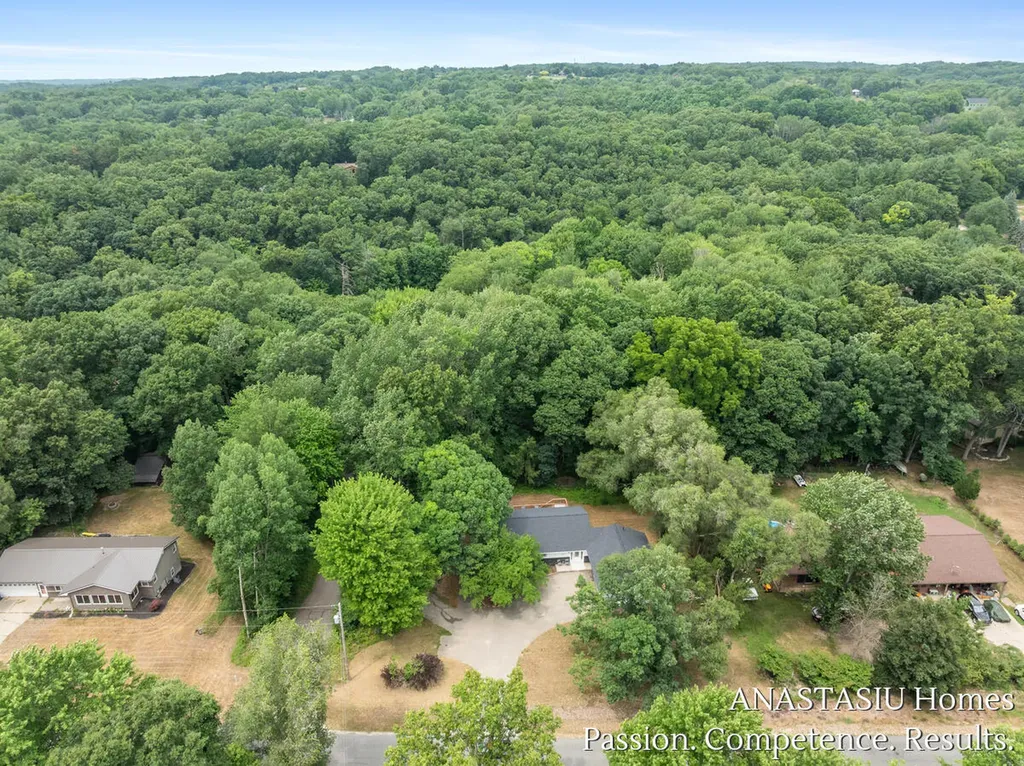 2661 Van Dam Drive NE Plainfield Charter Township MI 49306