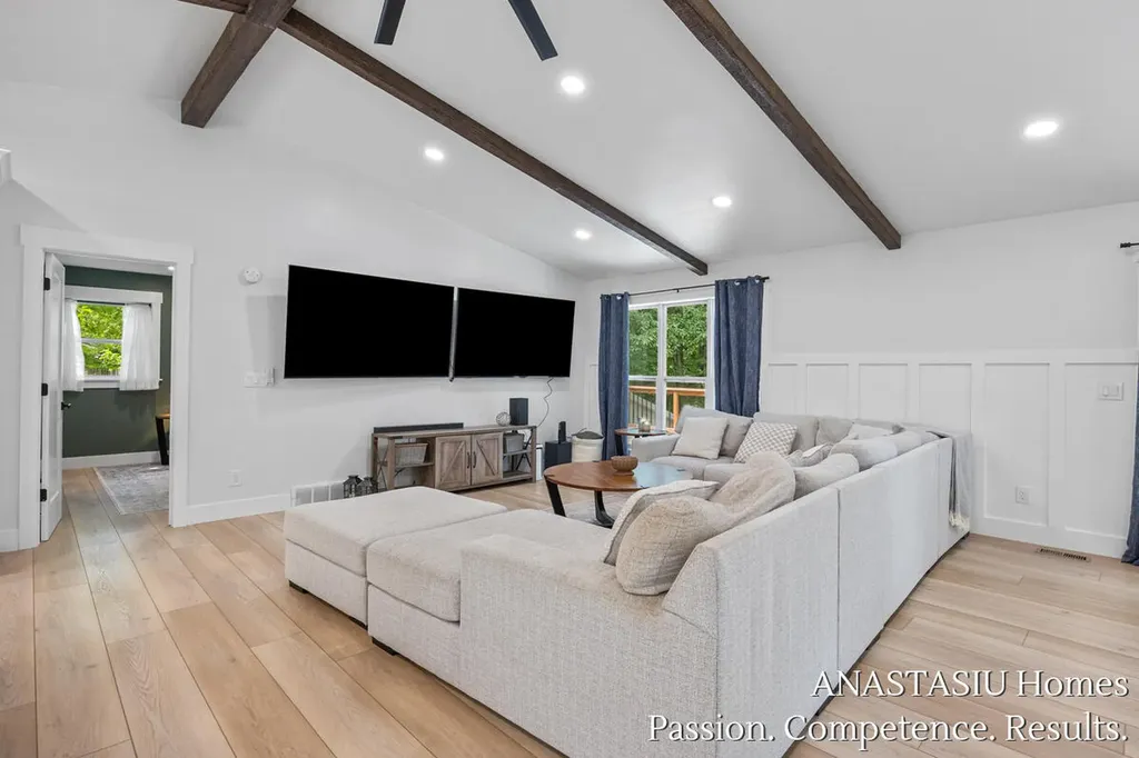 2661 Van Dam Drive NE Plainfield Charter Township MI 49306