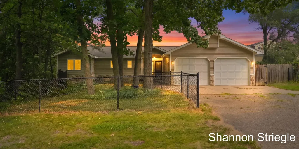 4864 Westshire Drive NW Alpine Township MI 49321