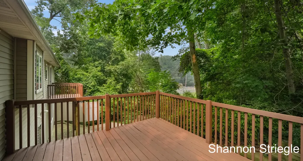 4864 Westshire Drive NW Alpine Township MI 49321