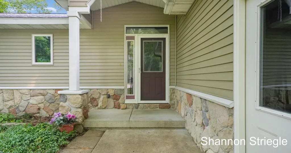 4864 Westshire Drive NW Alpine Township MI 49321