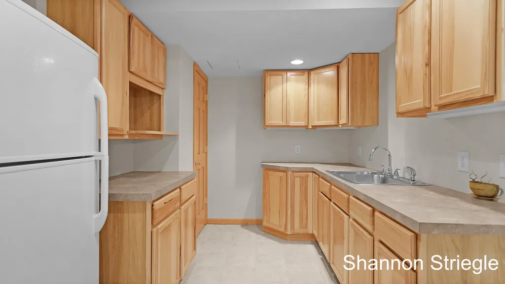 4864 Westshire Drive NW Alpine Township MI 49321
