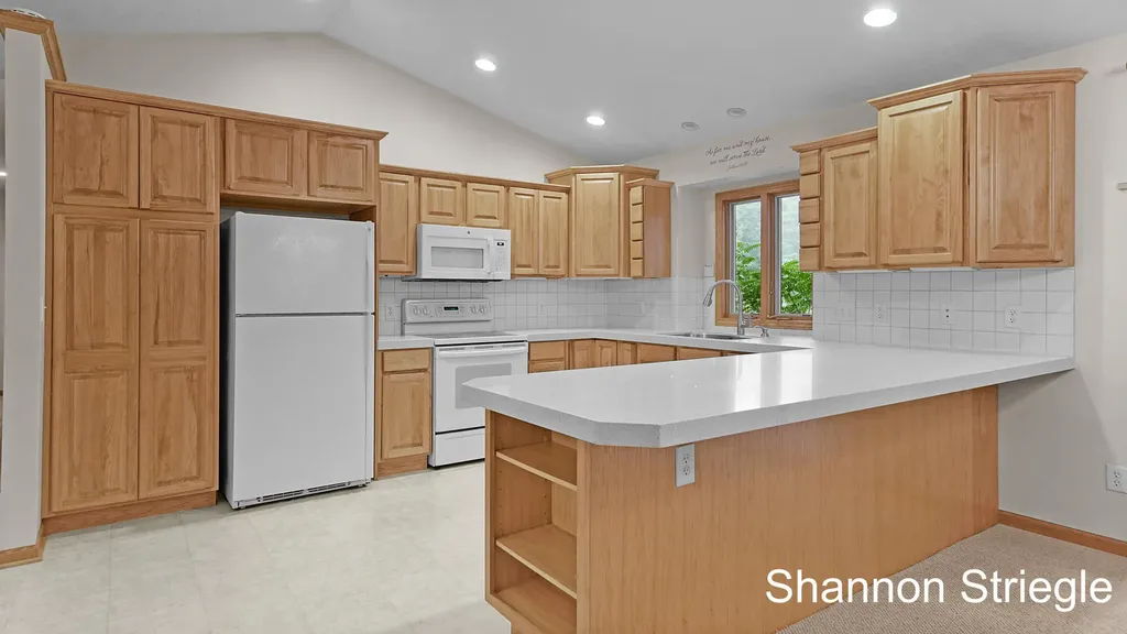 4864 Westshire Drive NW Alpine Township MI 49321