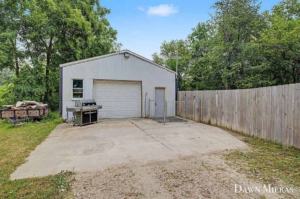 6038 Bancroft Avenue SE Bowne Township MI 49302