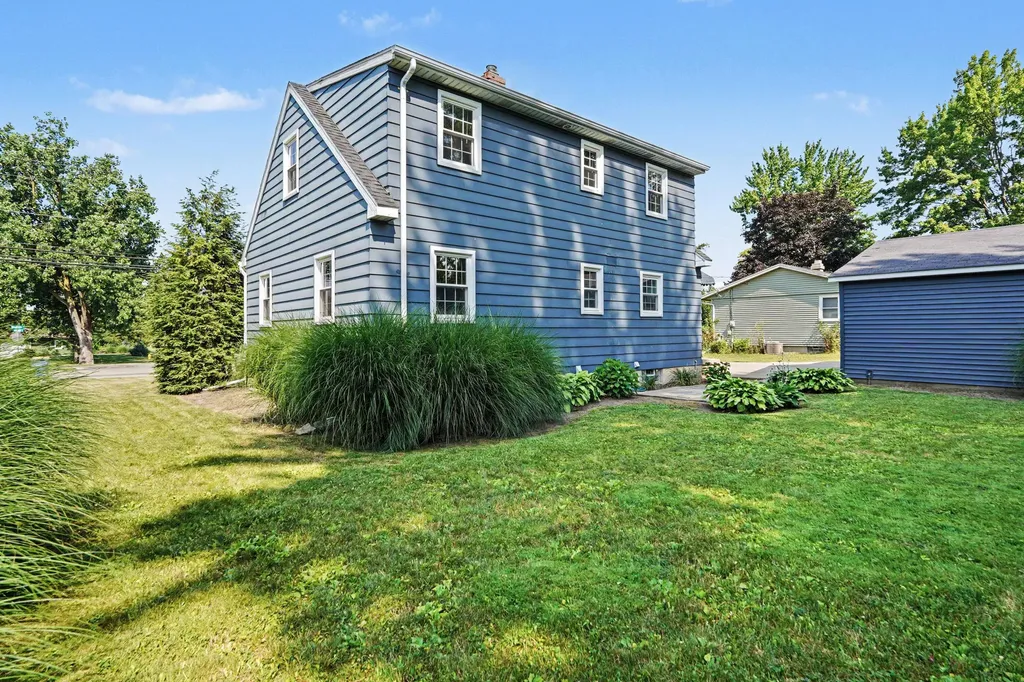 1800 Woodlawn Avenue SE Grand Rapids City MI 49506