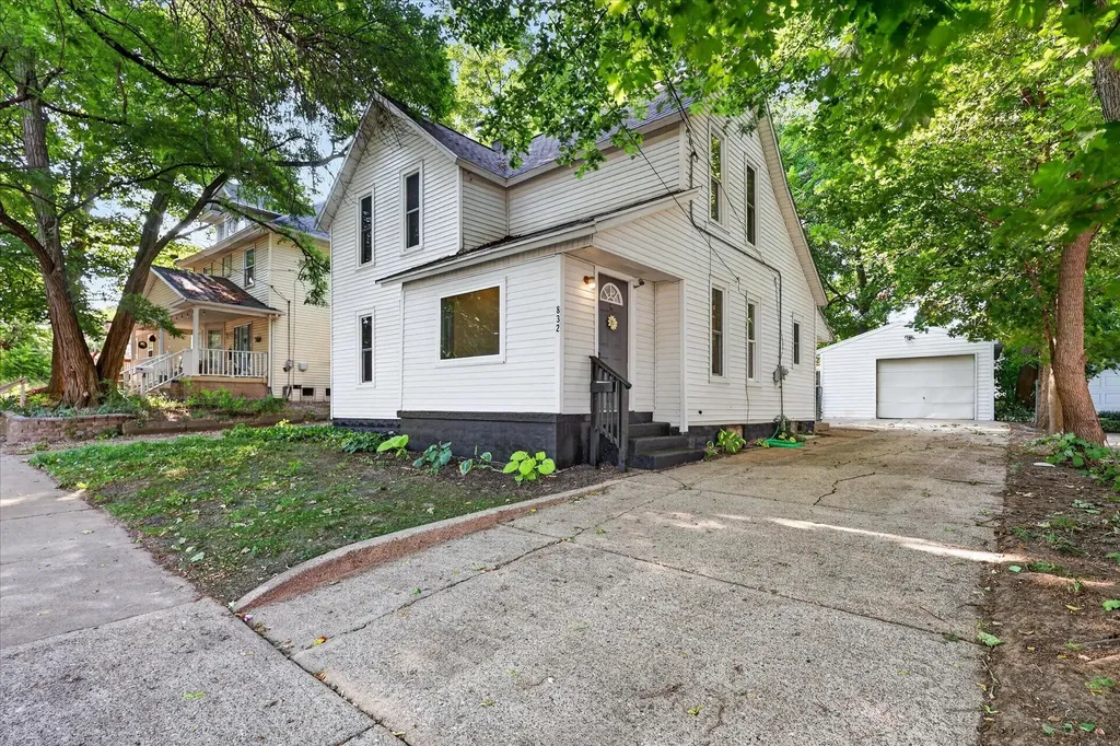 832 Thomas Street SE Grand Rapids City MI 49506