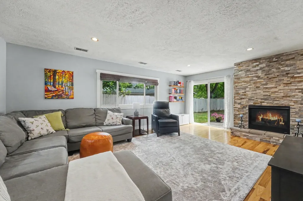 1696 Burke Avenue NE Grand Rapids City MI 49505