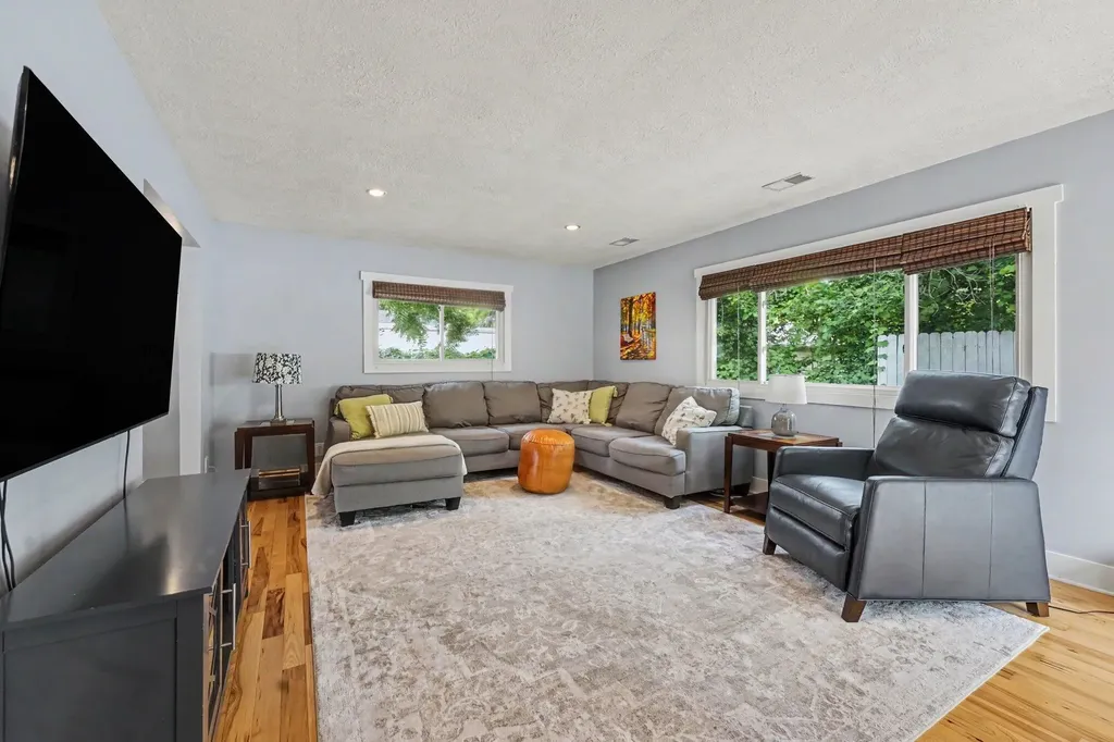 1696 Burke Avenue NE Grand Rapids City MI 49505