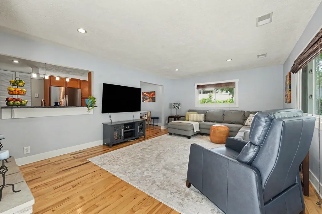 1696 Burke Avenue NE Grand Rapids City MI 49505