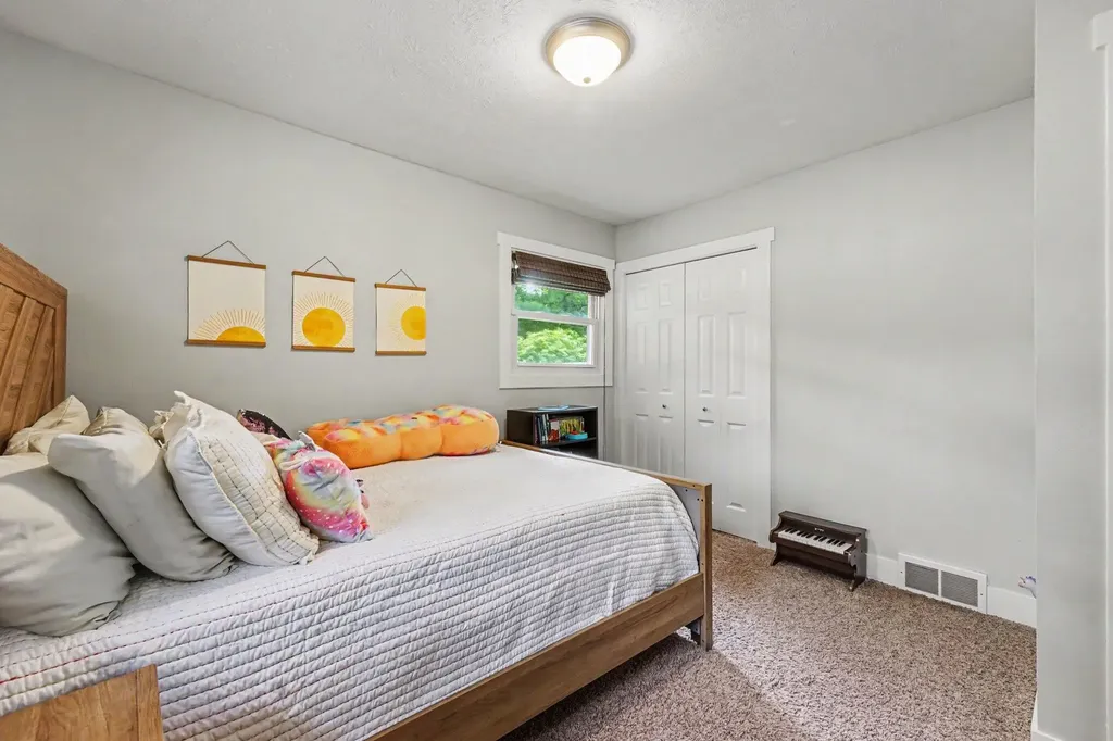 1696 Burke Avenue NE Grand Rapids City MI 49505