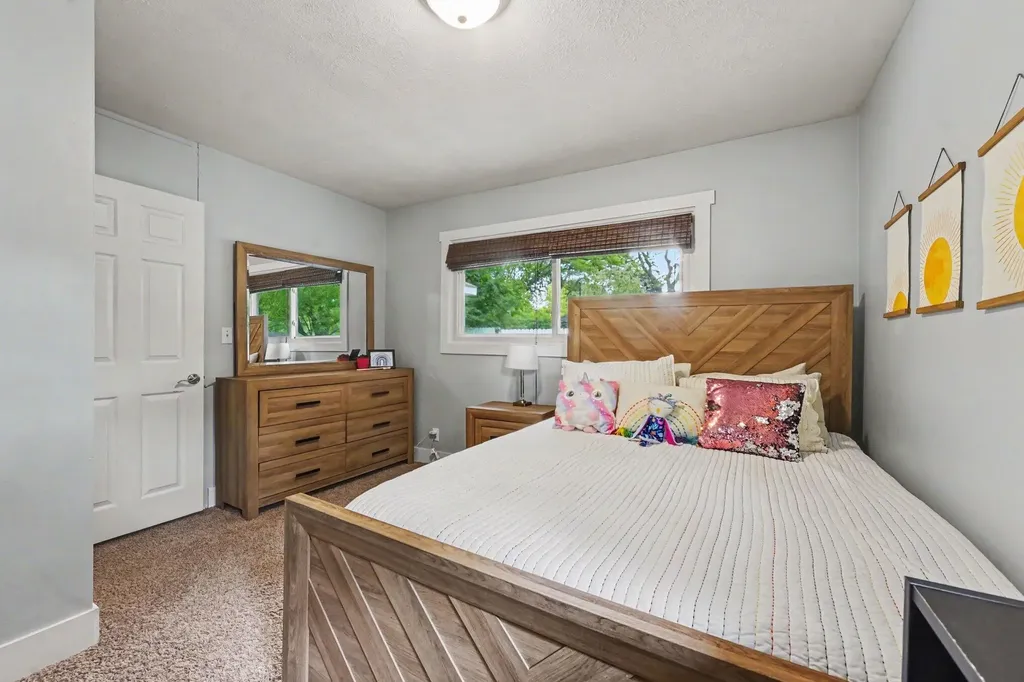 1696 Burke Avenue NE Grand Rapids City MI 49505