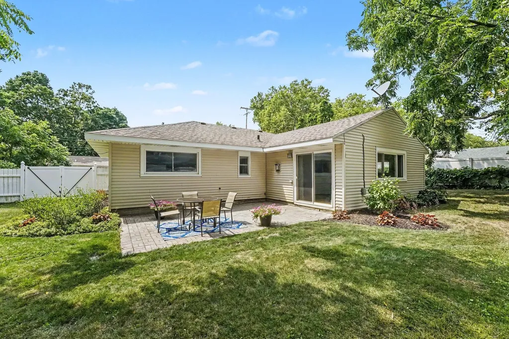 1696 Burke Avenue NE Grand Rapids City MI 49505