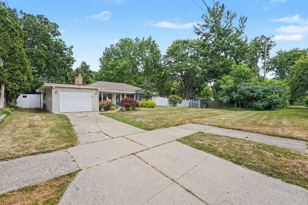 1696 Burke Avenue NE Grand Rapids City MI 49505