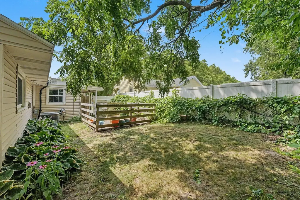 1696 Burke Avenue NE Grand Rapids City MI 49505