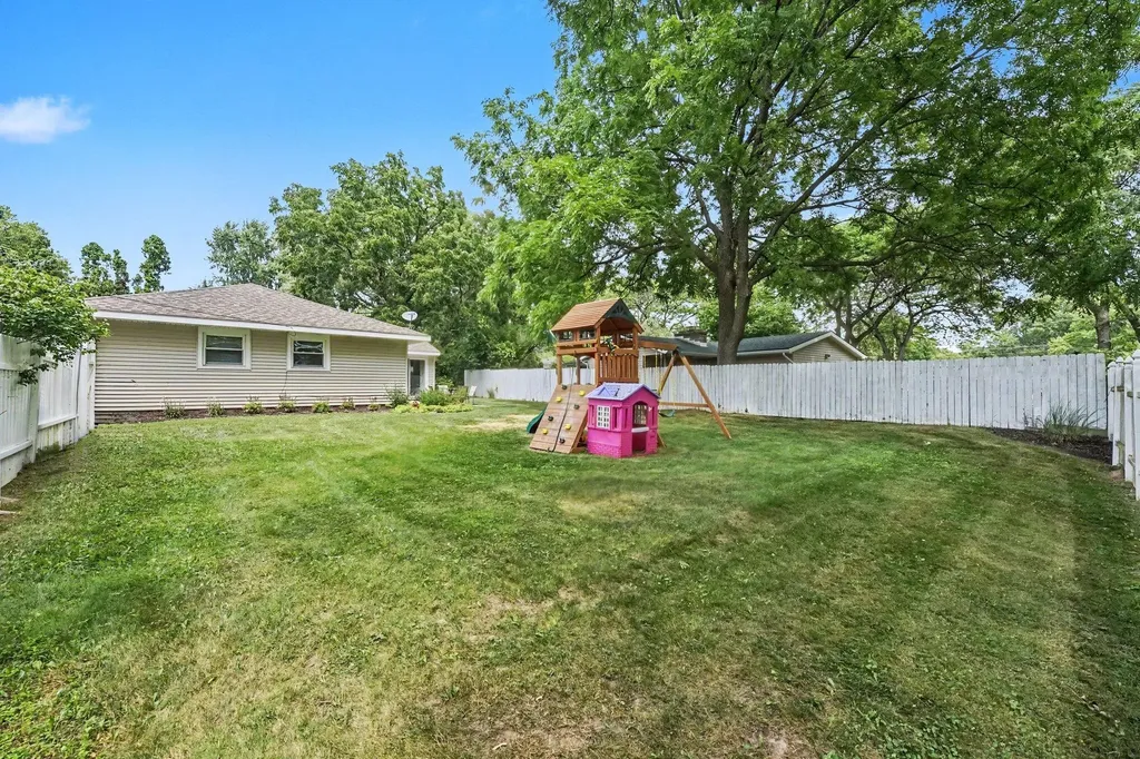 1696 Burke Avenue NE Grand Rapids City MI 49505