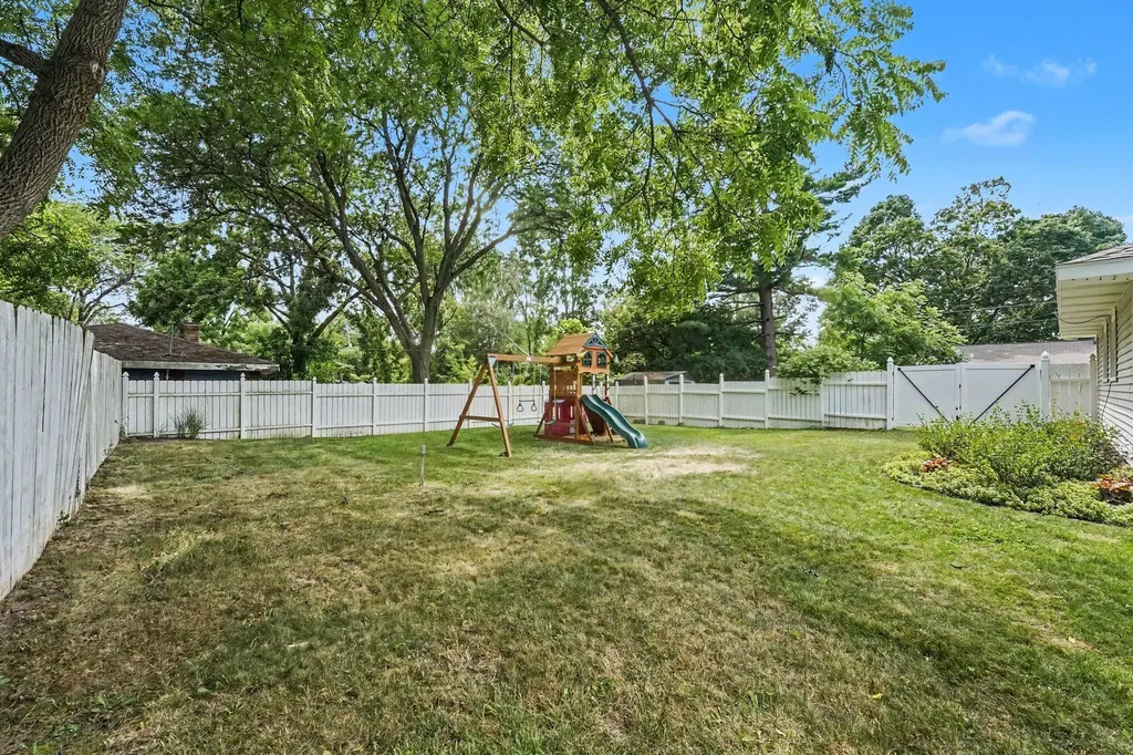 1696 Burke Avenue NE Grand Rapids City MI 49505