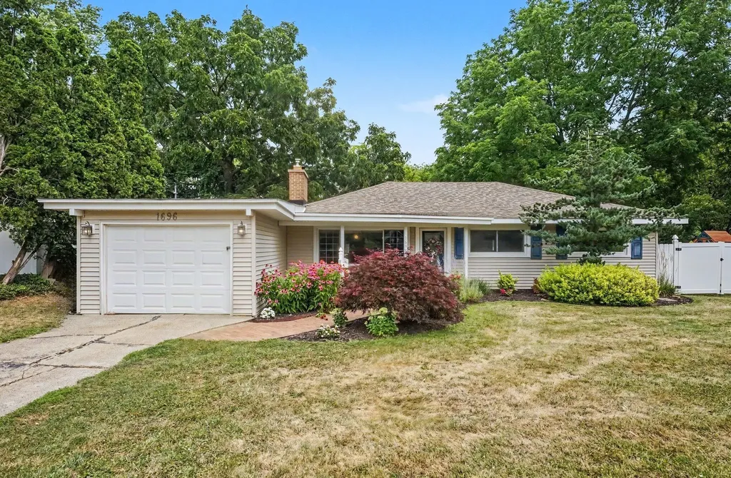 1696 Burke Avenue NE Grand Rapids City MI 49505
