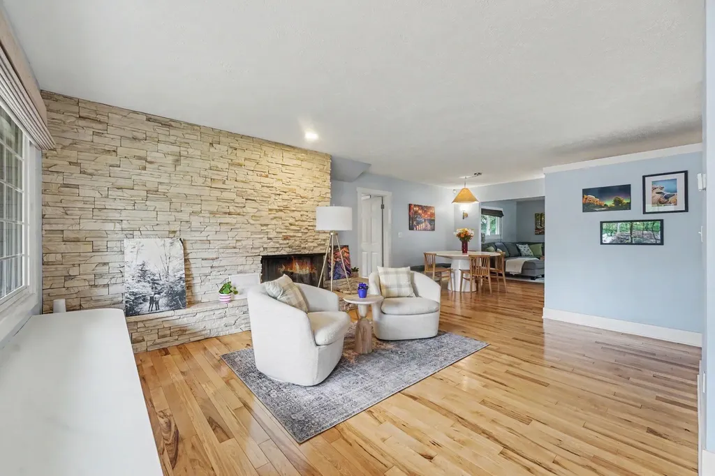 1696 Burke Avenue NE Grand Rapids City MI 49505