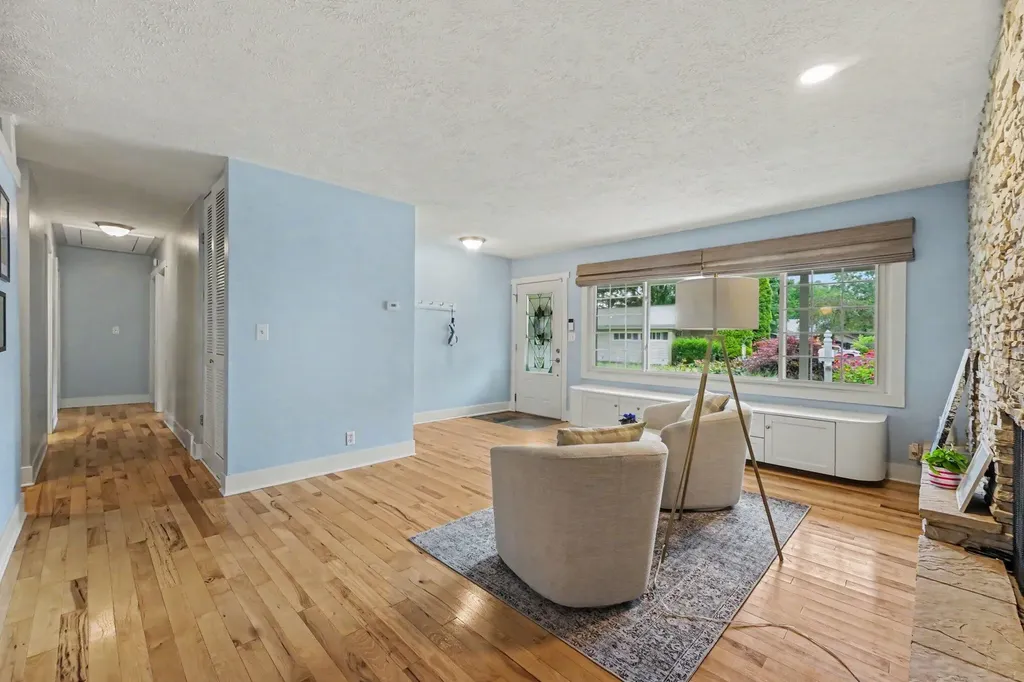 1696 Burke Avenue NE Grand Rapids City MI 49505