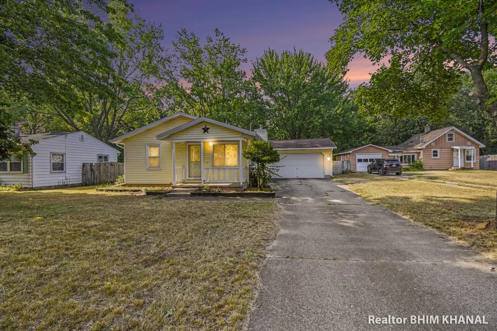 102 Sluyter Street SE Kentwood City MI 49548