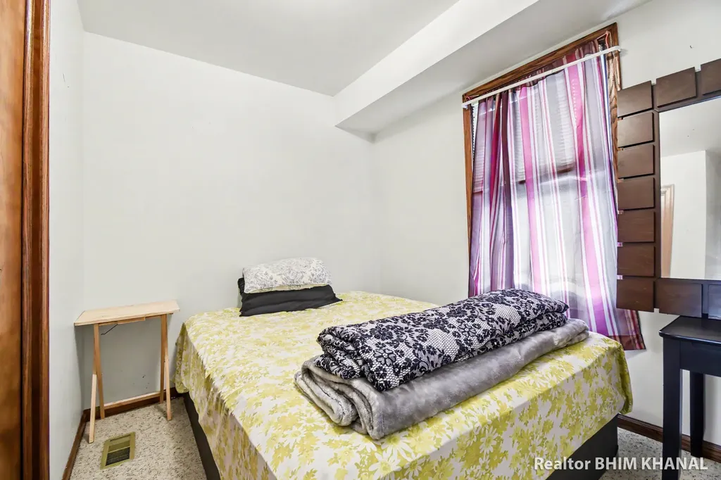 102 Sluyter Street SE Kentwood City MI 49548
