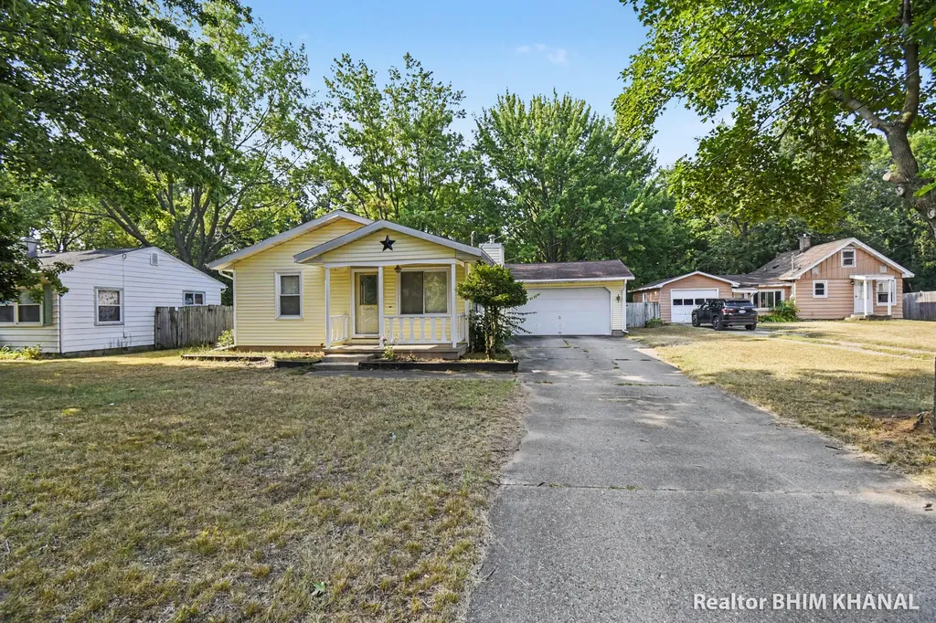 102 Sluyter Street SE Kentwood City MI 49548