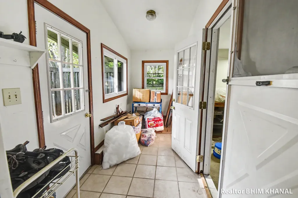 102 Sluyter Street SE Kentwood City MI 49548