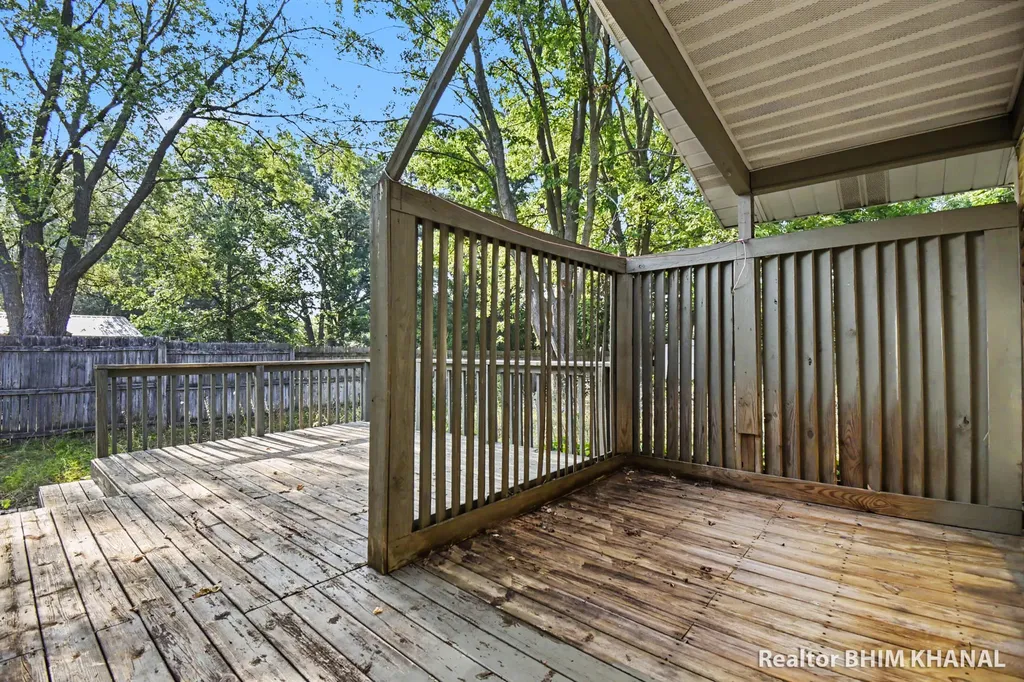 102 Sluyter Street SE Kentwood City MI 49548