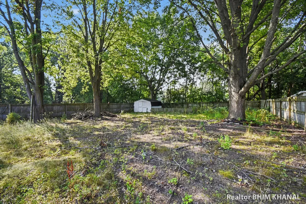 102 Sluyter Street SE Kentwood City MI 49548