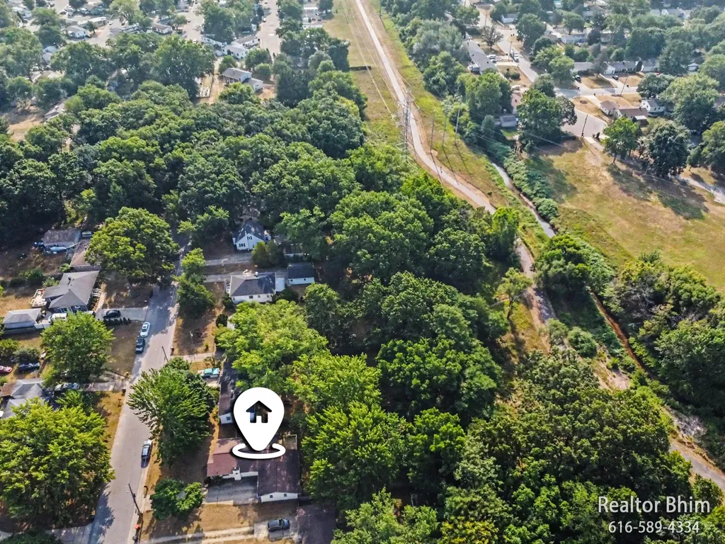 102 Sluyter Street SE Kentwood City MI 49548