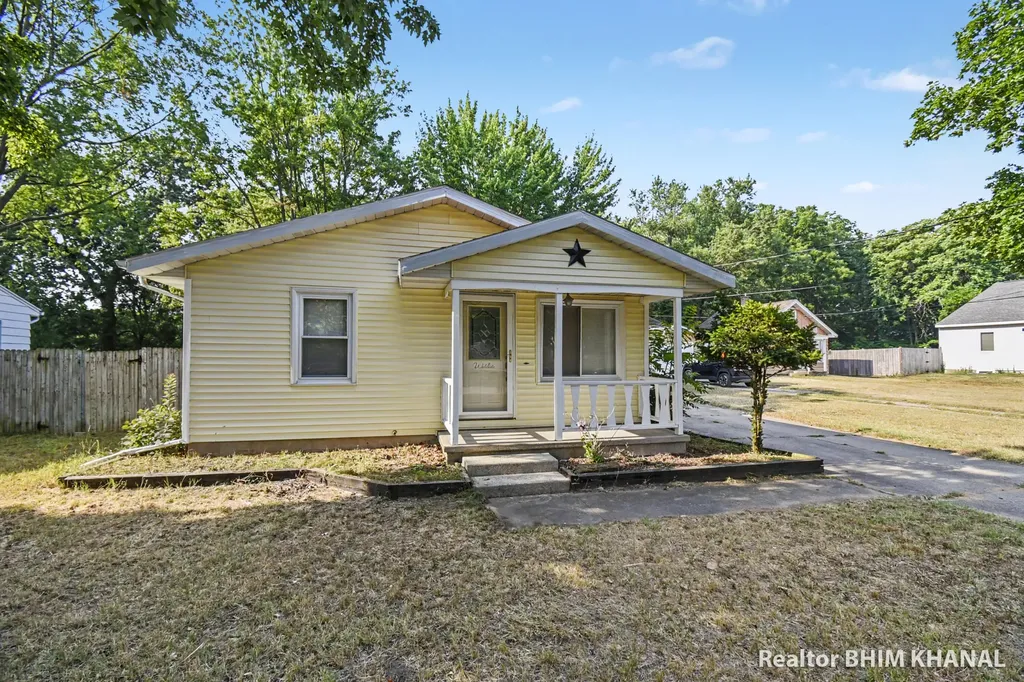 102 Sluyter Street SE Kentwood City MI 49548