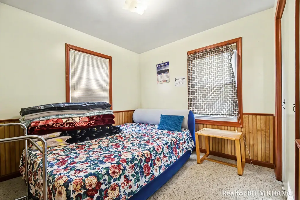 102 Sluyter Street SE Kentwood City MI 49548
