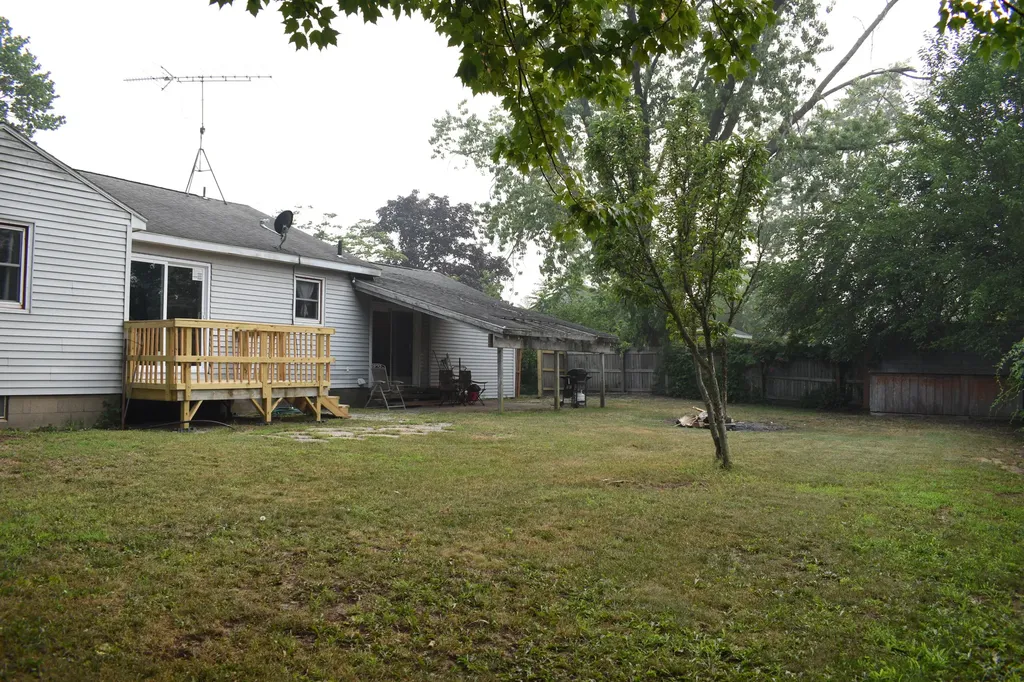 1948 Lawnel Avenue Norton Shores City MI 49441