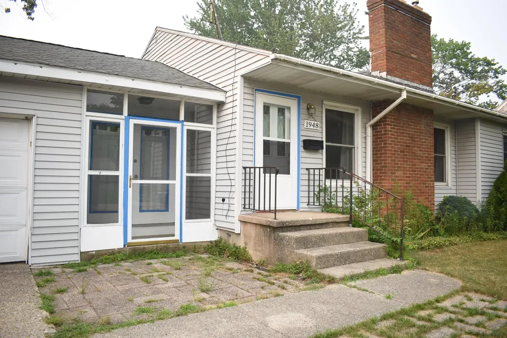 1948 Lawnel Avenue Norton Shores City MI 49441