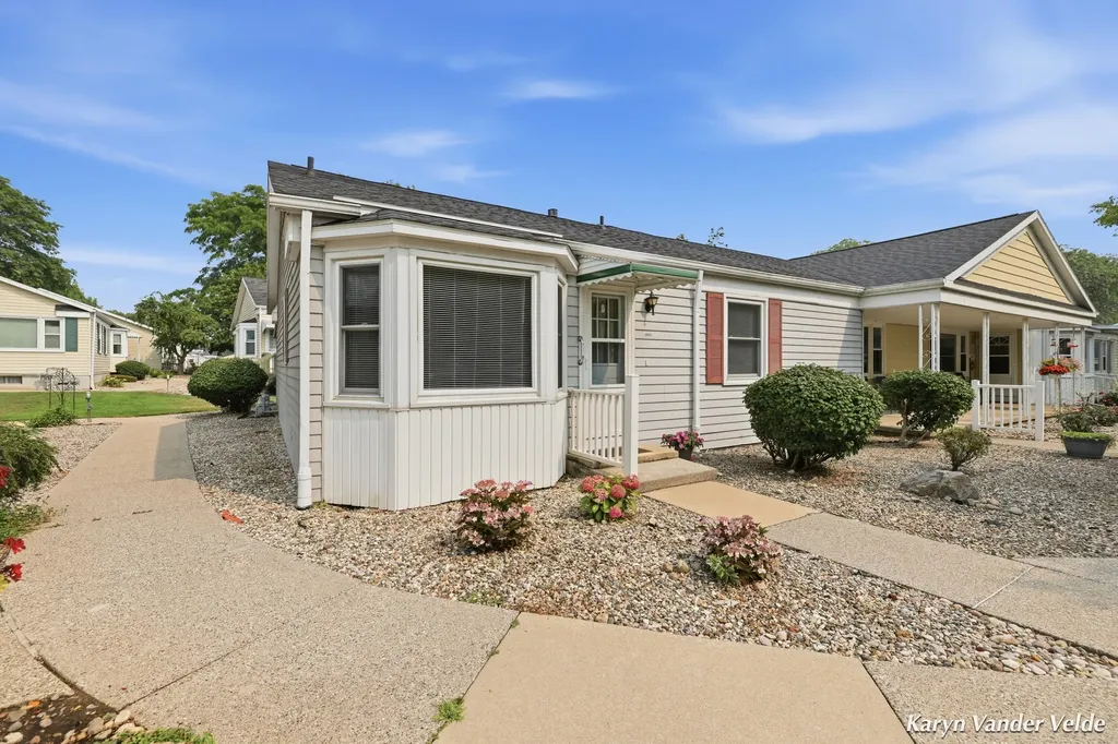 1041 Village Lane Georgetown Charter Township MI 49428