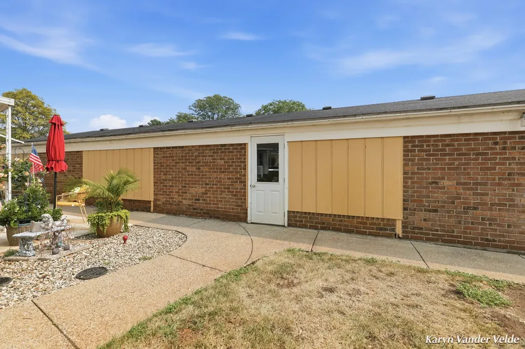1041 Village Lane Georgetown Charter Township MI 49428