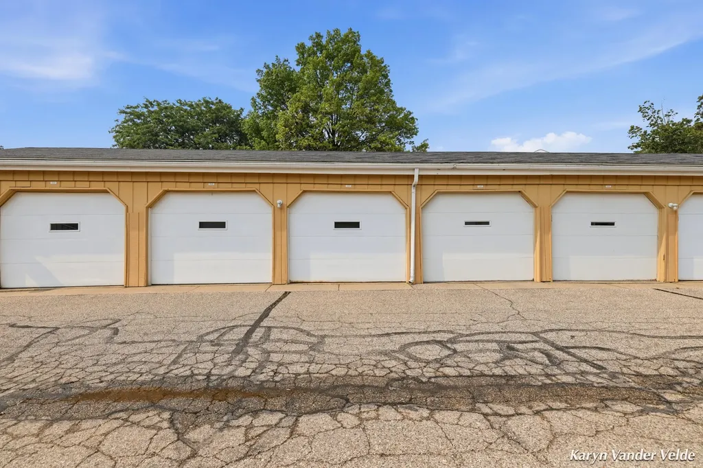 1041 Village Lane Georgetown Charter Township MI 49428