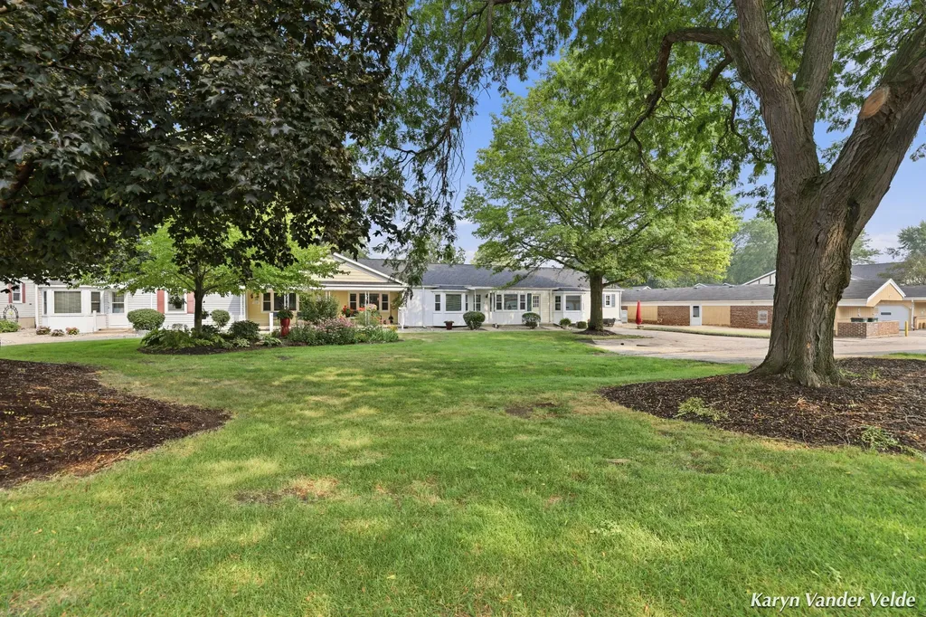 1041 Village Lane Georgetown Charter Township MI 49428